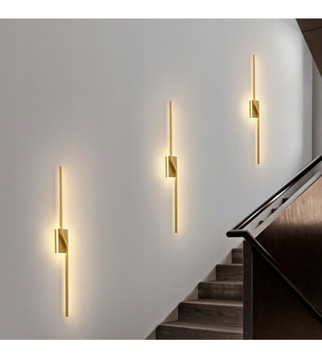 Złoty liniowy kinkiet nad lustro o przewrotnej formie 80cm | LED